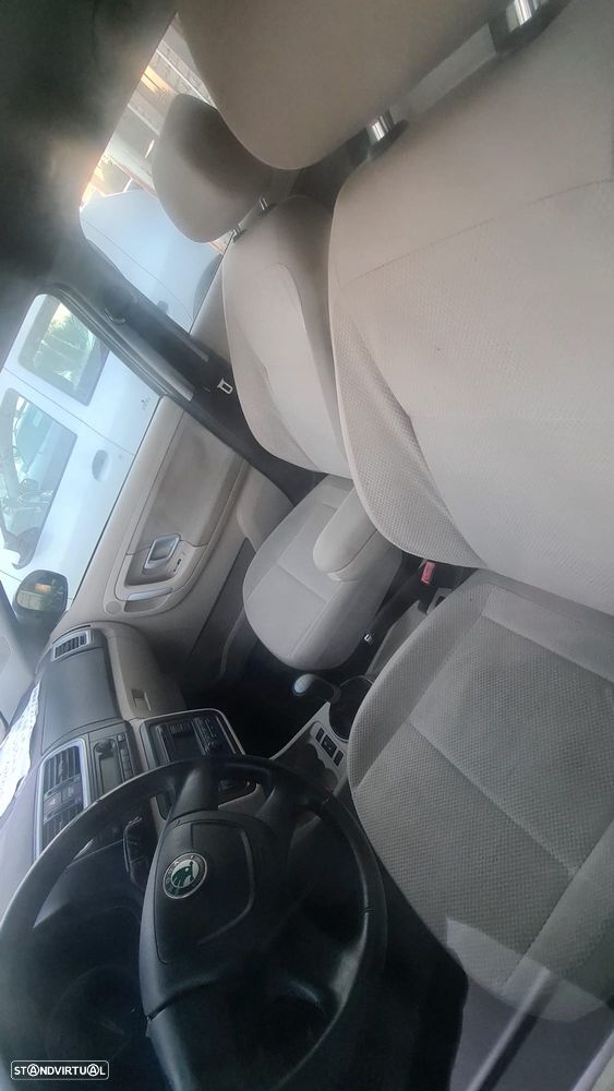 Skoda Fabia Break 1.2 Elegance - 2