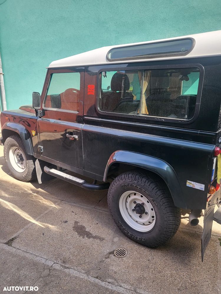 Land Rover Defender - 2