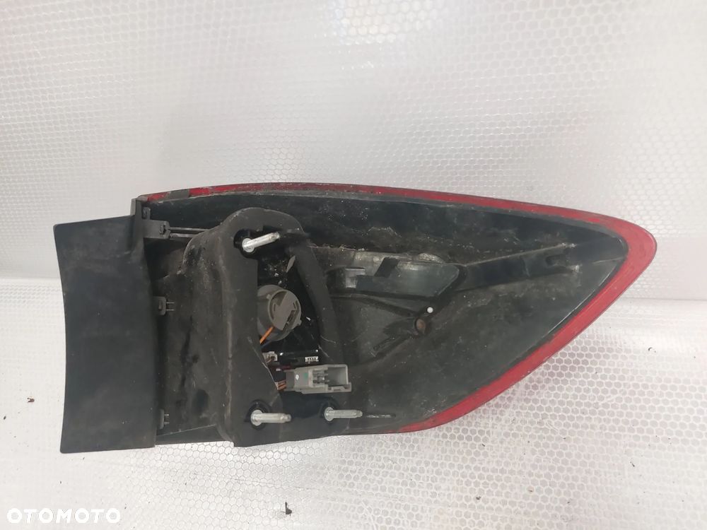 .  LAMPA TYL TYLNA LEWA FORD MONDEO MK4 KOMBI - 4