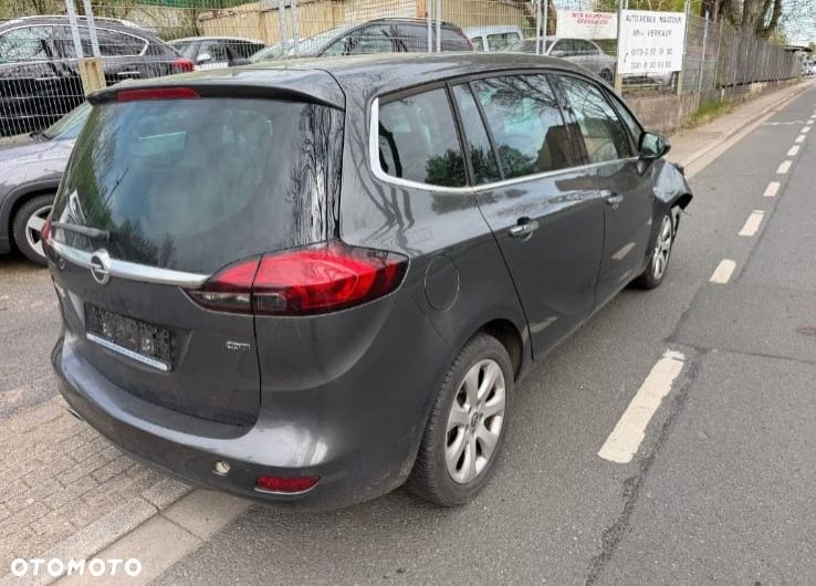 Opel Zafira - 10
