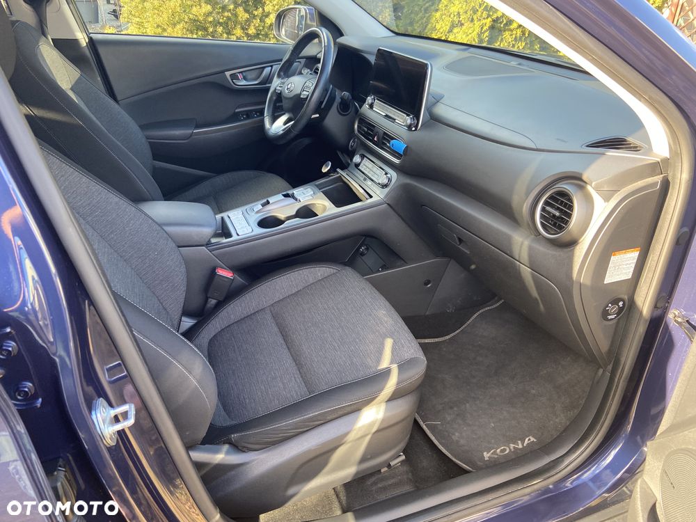 Hyundai Kona 64kWh Style - 11