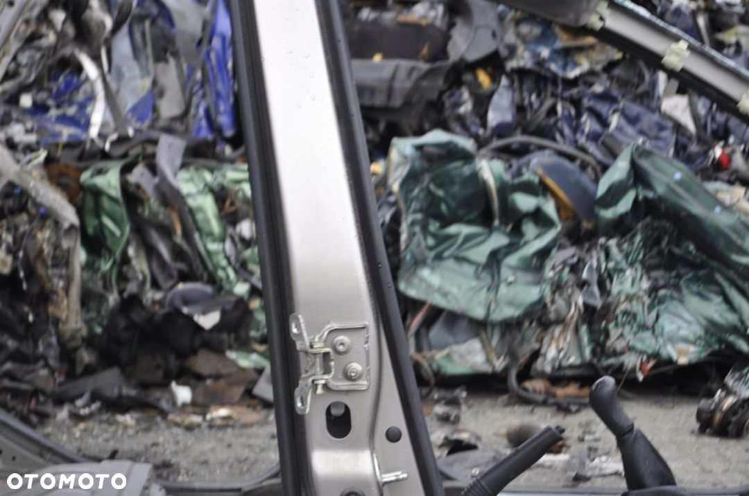 DACIA LOGAN MCV II SŁUPEK PRÓG PRAWY - 2