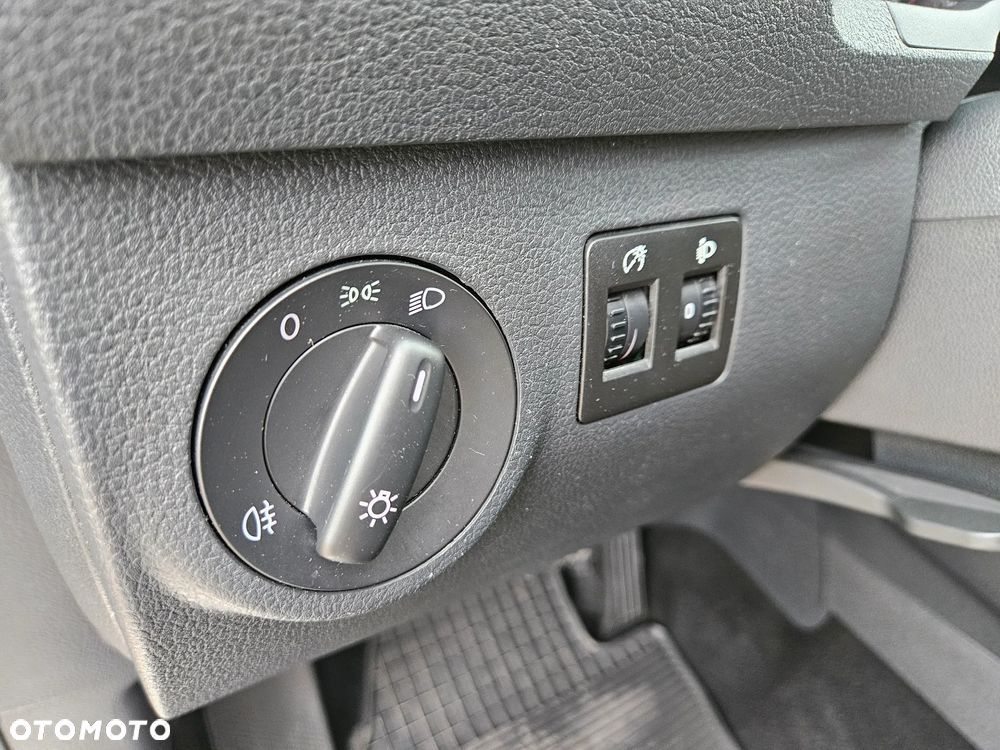 Volkswagen Caddy 2.0 TDI Trendline DSG - 23