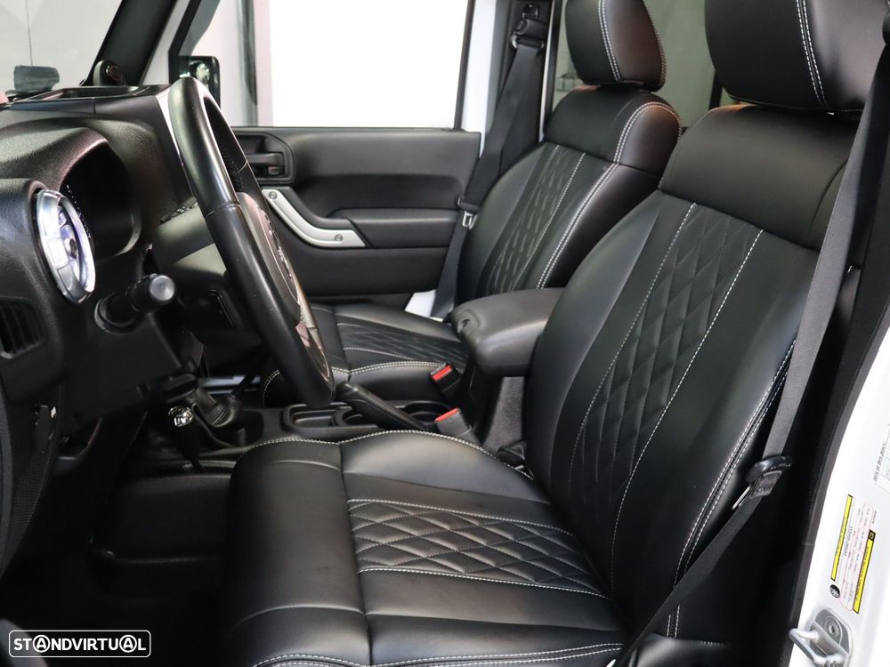Jeep Wrangler Unlimited 2.8 CRD MTX Sahara Adventure Edition - 13
