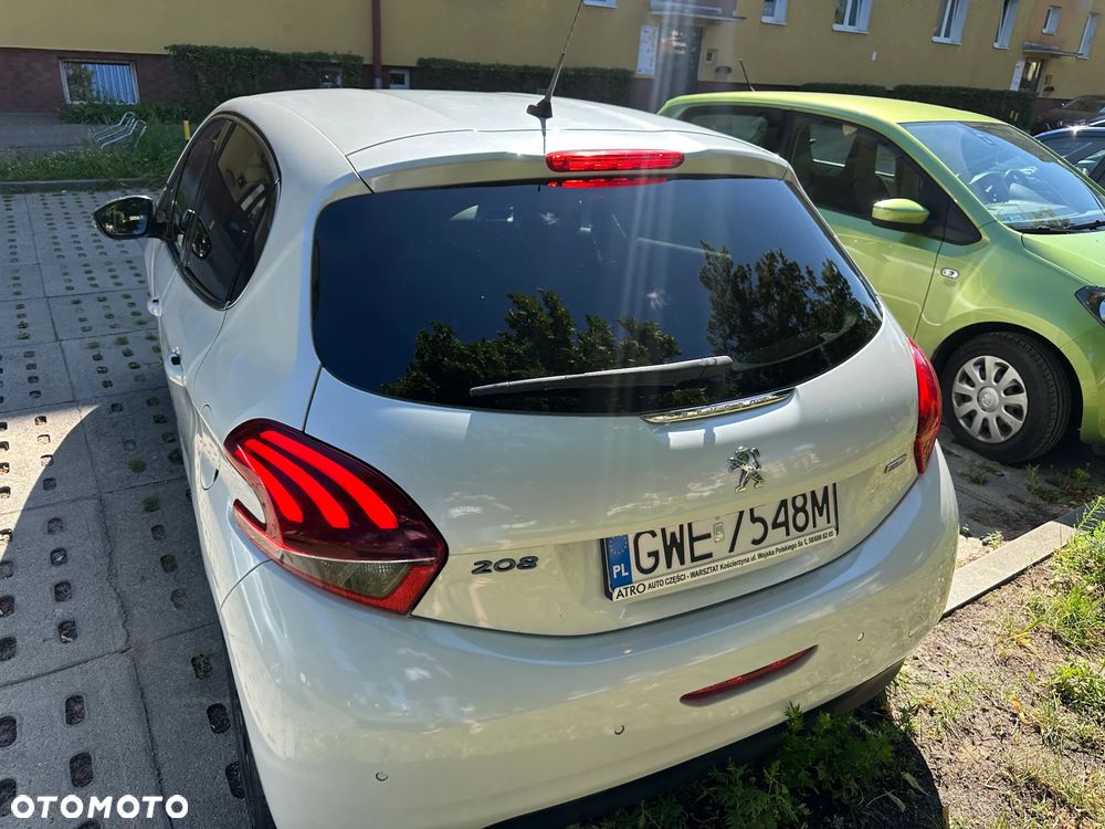 Peugeot 208 1.2 PureTech Allure S&S EAT6 - 11