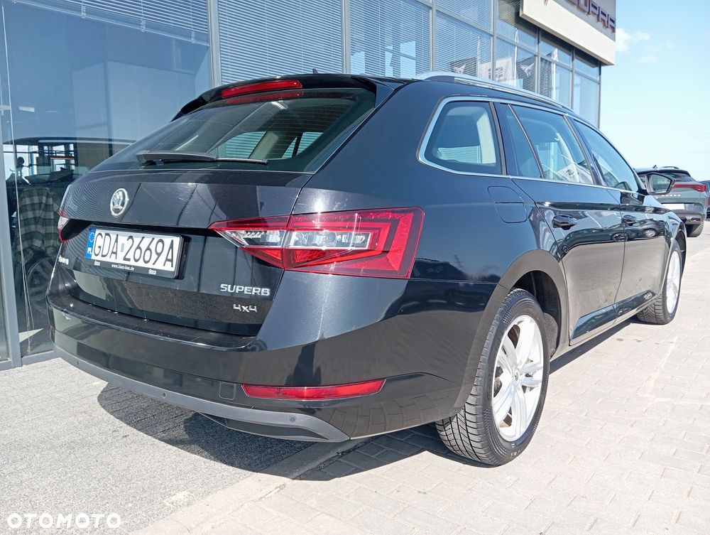 Skoda Superb 2.0 TDI 4x4 DSG Style - 6