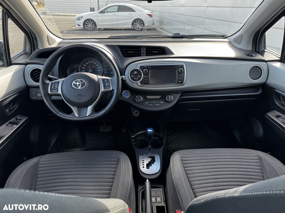 Toyota Yaris - 12