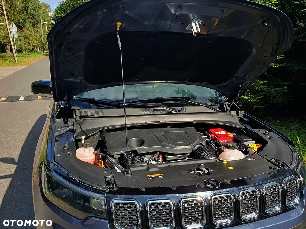 Jeep Compass 1.3 T4 4xe PLUG-IN HYBRID Automatik Limited - 33