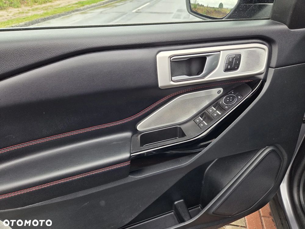 Ford Explorer EcoBoost Plug-in Hybrid ST-LINE - 16