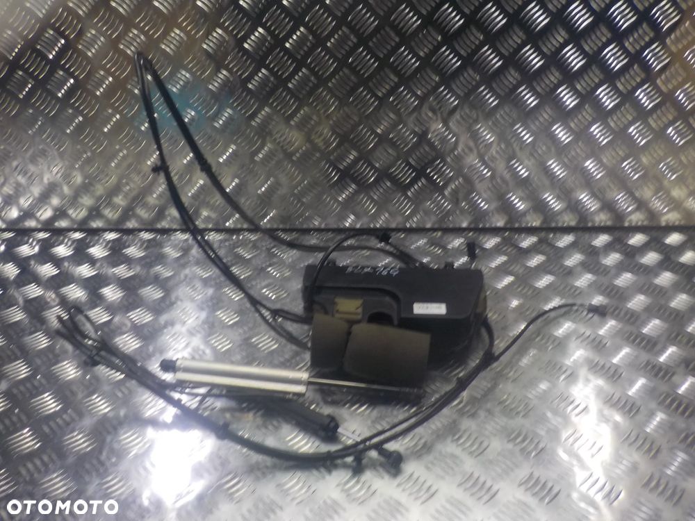 MERCEDES GL X164 SIŁOWNIK TYLNEJ KLAPY A1648004148