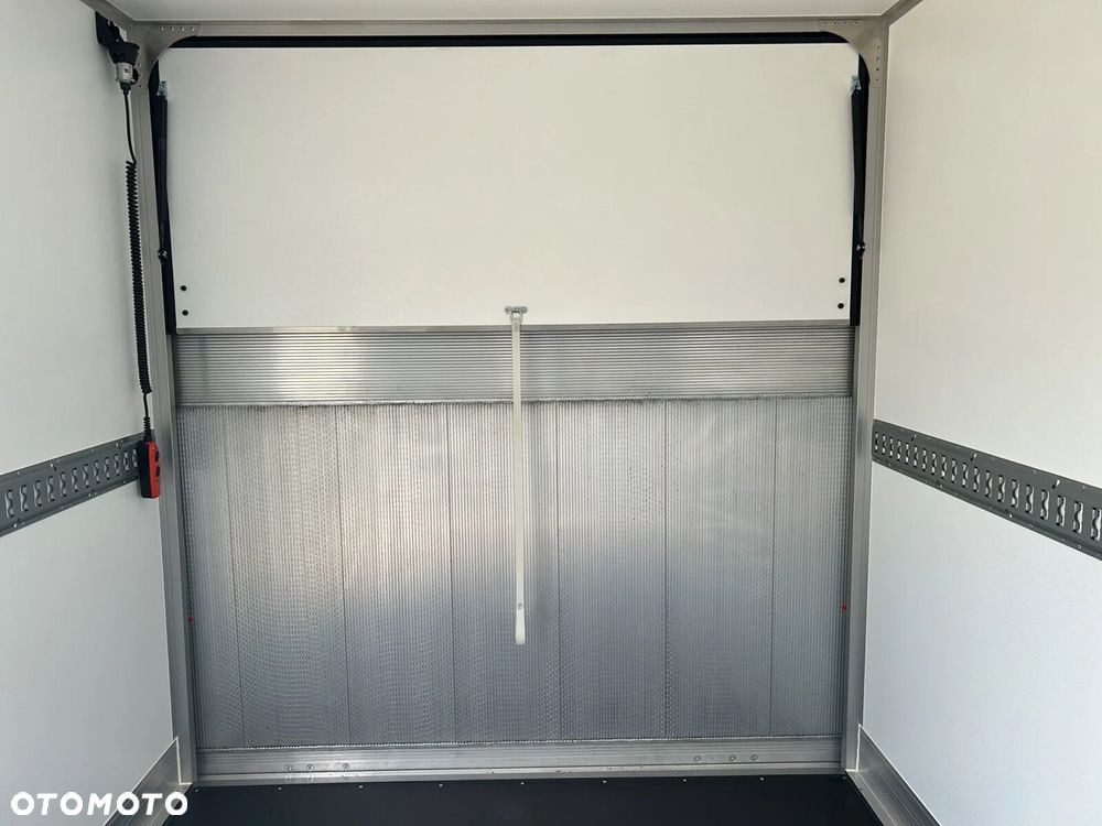 Volkswagen Crafter KONTENER+WINDA/AUTOMAT/35 Podwozie z pojedynczą kabiną 2,0 l 163 KM manual r. o.: 4490 mm - 12