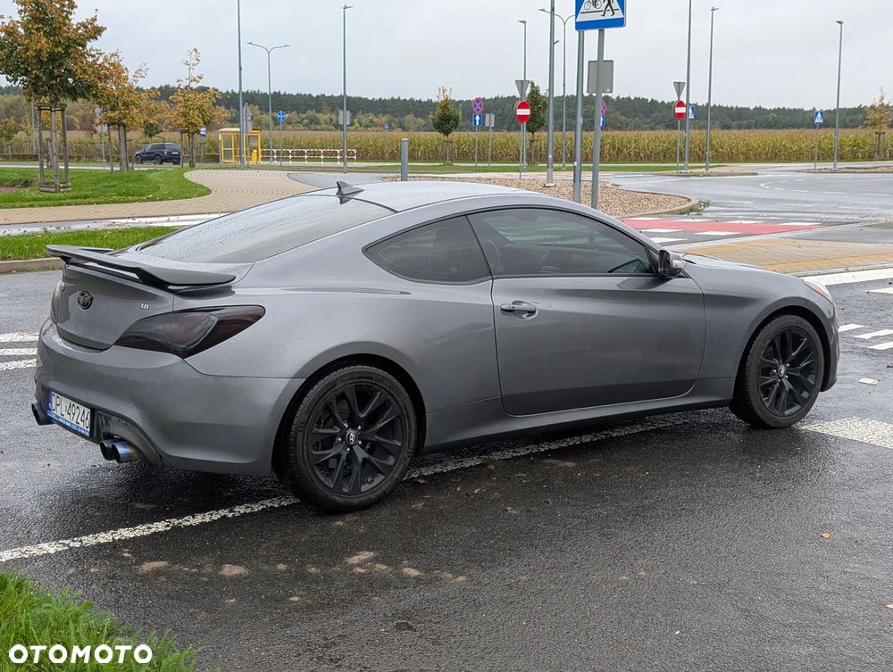 Hyundai Genesis Coupe - 5