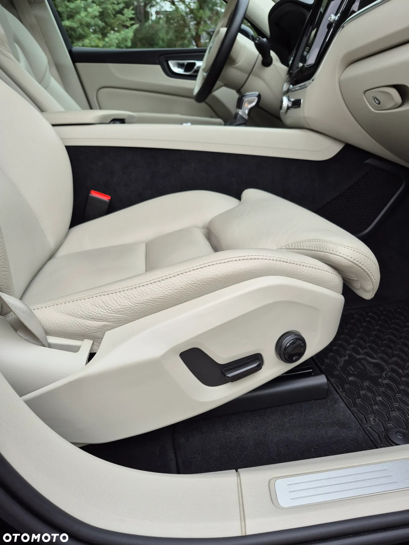 Volvo XC 60 D4 Inscription - 19