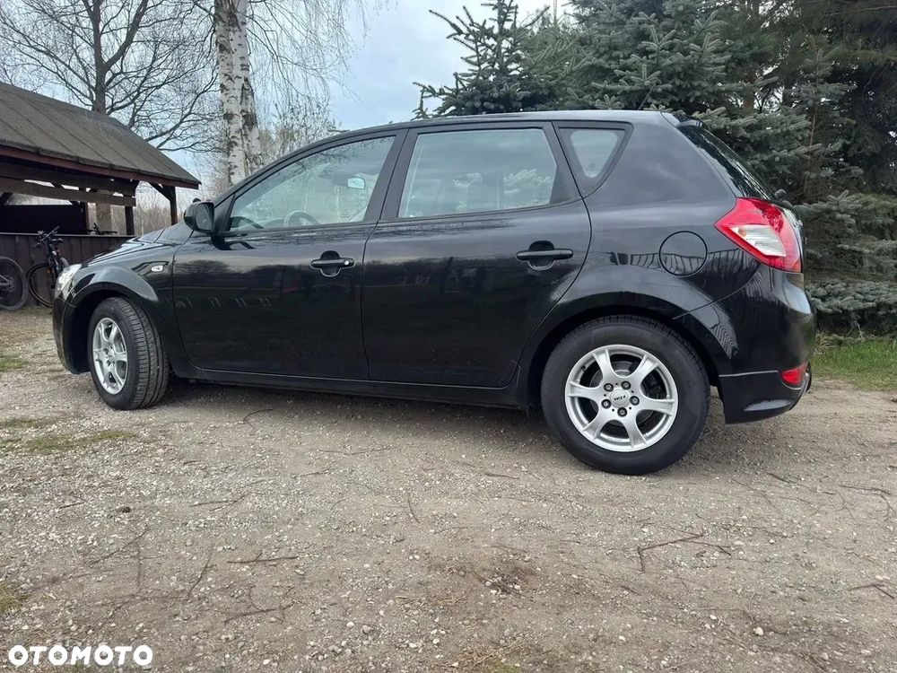 Kia Ceed 1.4 CVVT Dream-Team Edition - 22