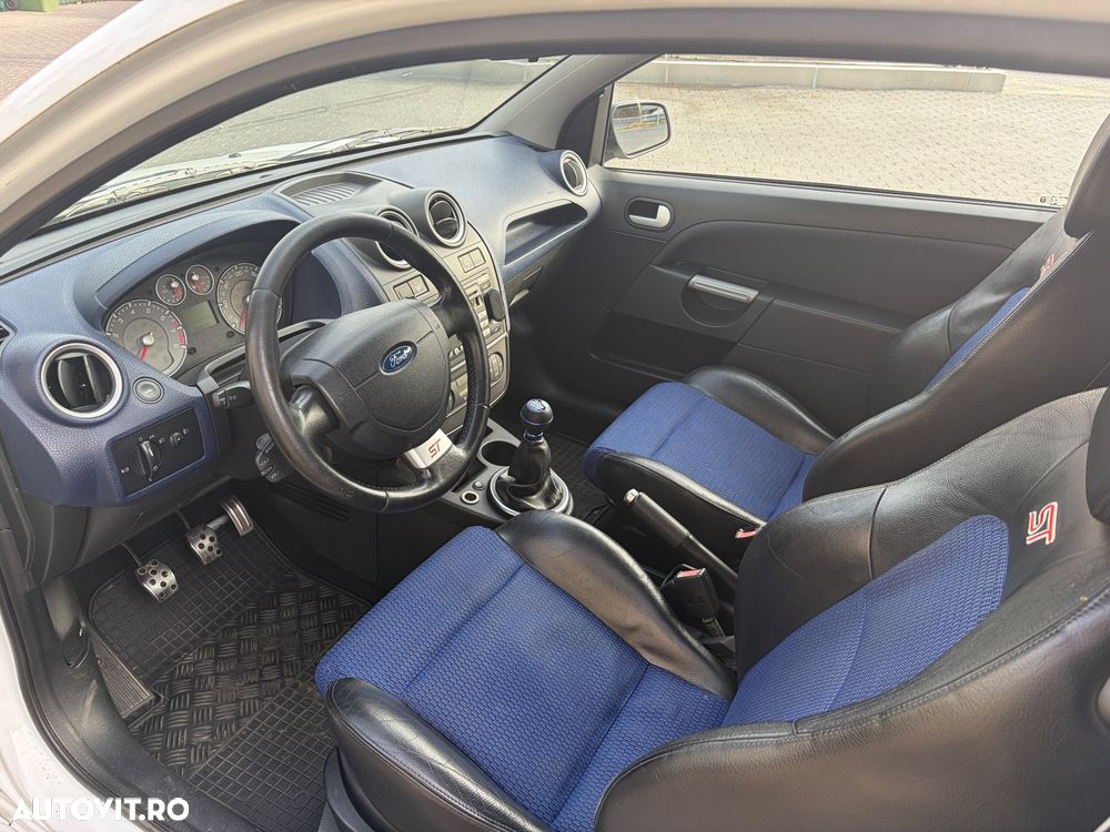 Ford Fiesta 2.0i ST - 4