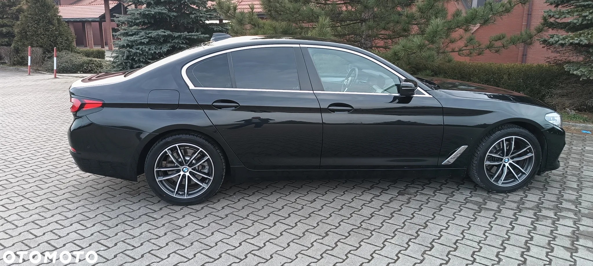 BMW Seria 5 518d - 12