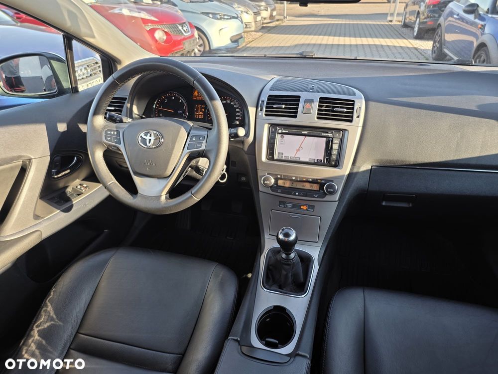 Toyota Avensis 2.0 D-4D Executive - 11