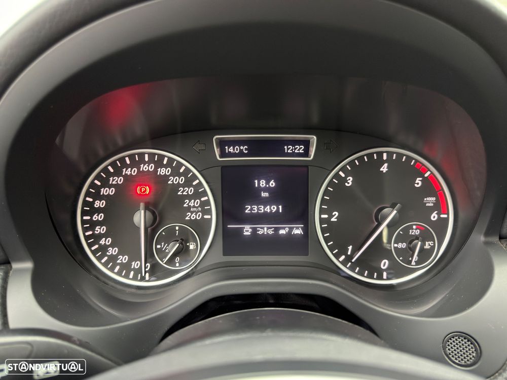 Mercedes-Benz A 180 d Urban - 28