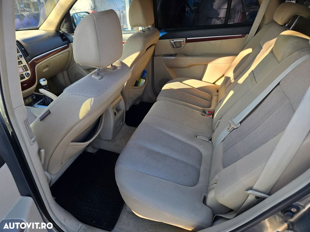 Hyundai Santa Fe 2.2 DSL VGT 5 SEATS 4WD - 9