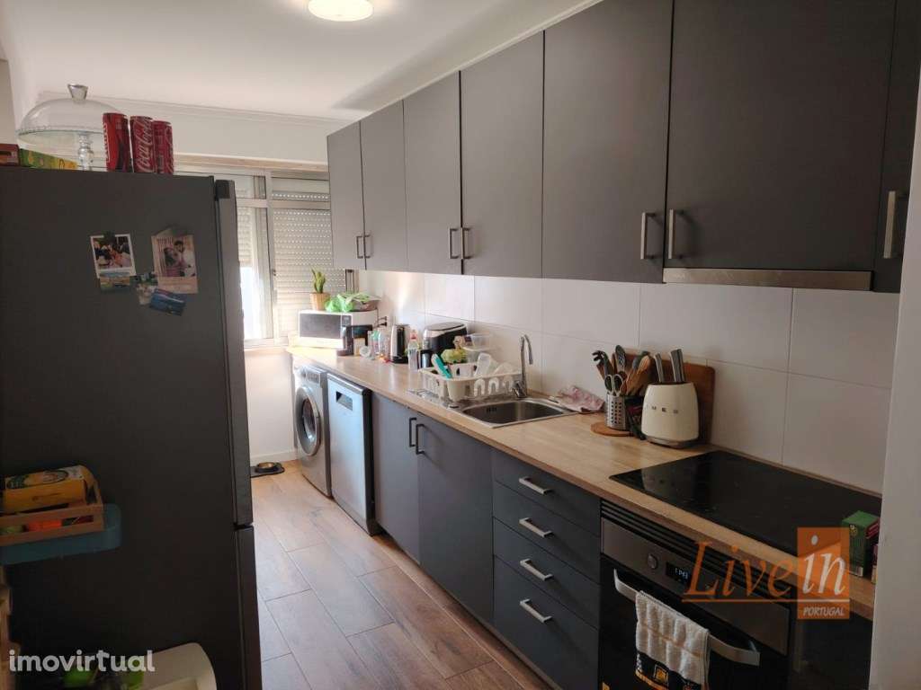 Apartamento T3 Remodelado com Garagem na Damaia de Cima - Grande imagem: 4/17