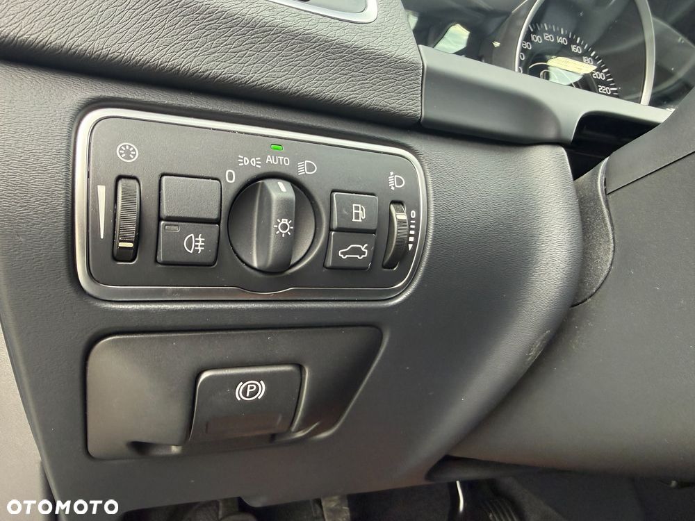 Volvo V60 D2 Drive-E Kinetic - 26