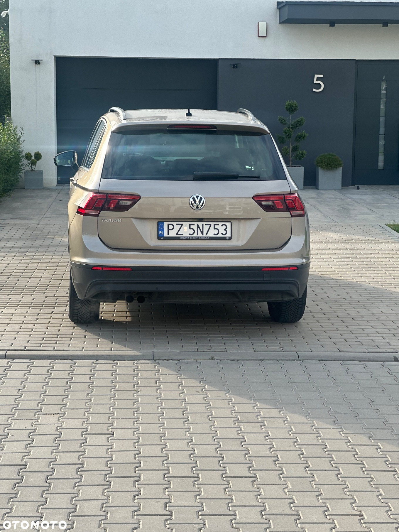 Volkswagen Tiguan - 5