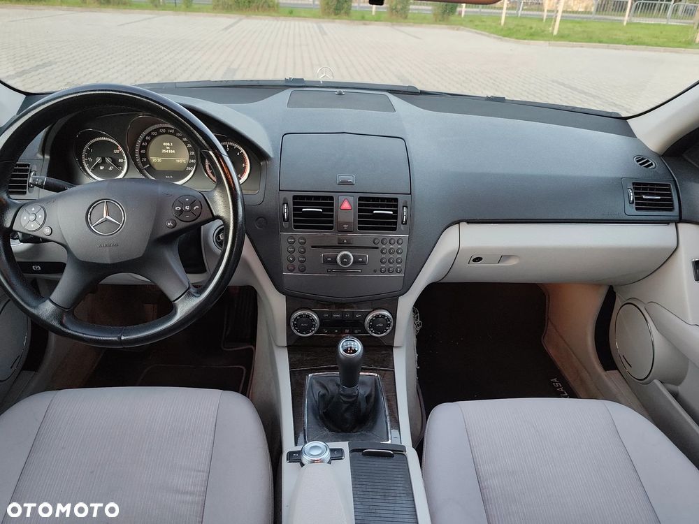 Mercedes-Benz Klasa C 200 CDI BlueEff Elegance - 11