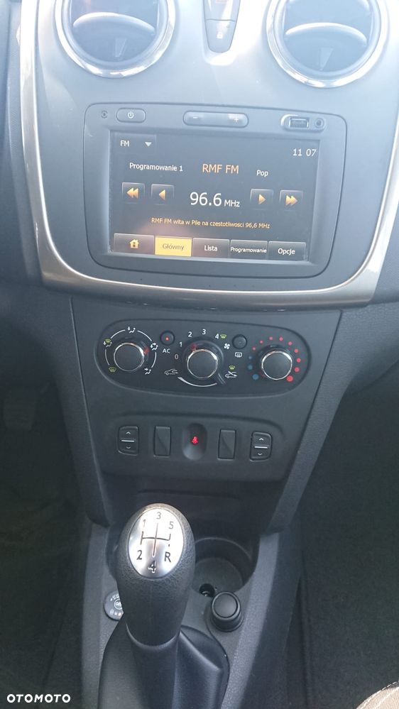 Dacia Sandero 1.2 16V 75 Laureate - 12
