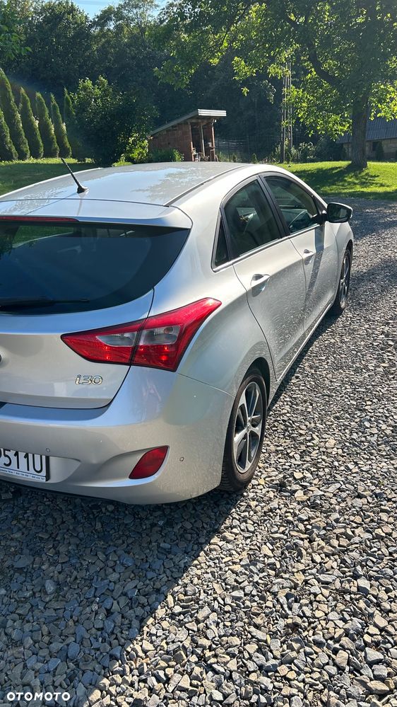 Hyundai i30 blue 1.6 CRDi Classic - 4