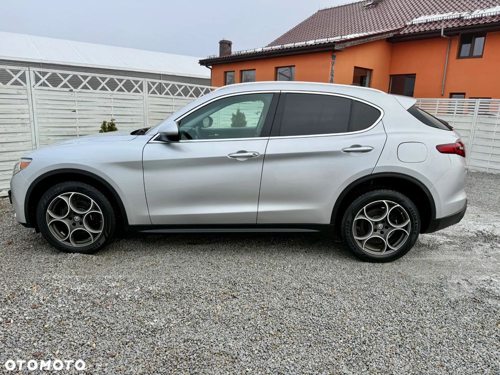 Alfa Romeo Stelvio 2.0 Turbo 16V AT8-Q4 Veloce Ti - 23