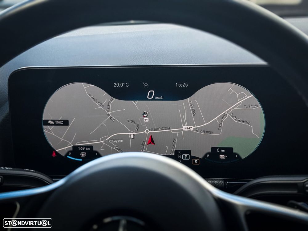 Mercedes-Benz GLA 250 - 25