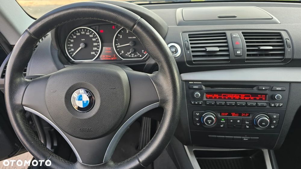 BMW Seria 1 116i Edition Sport - 31