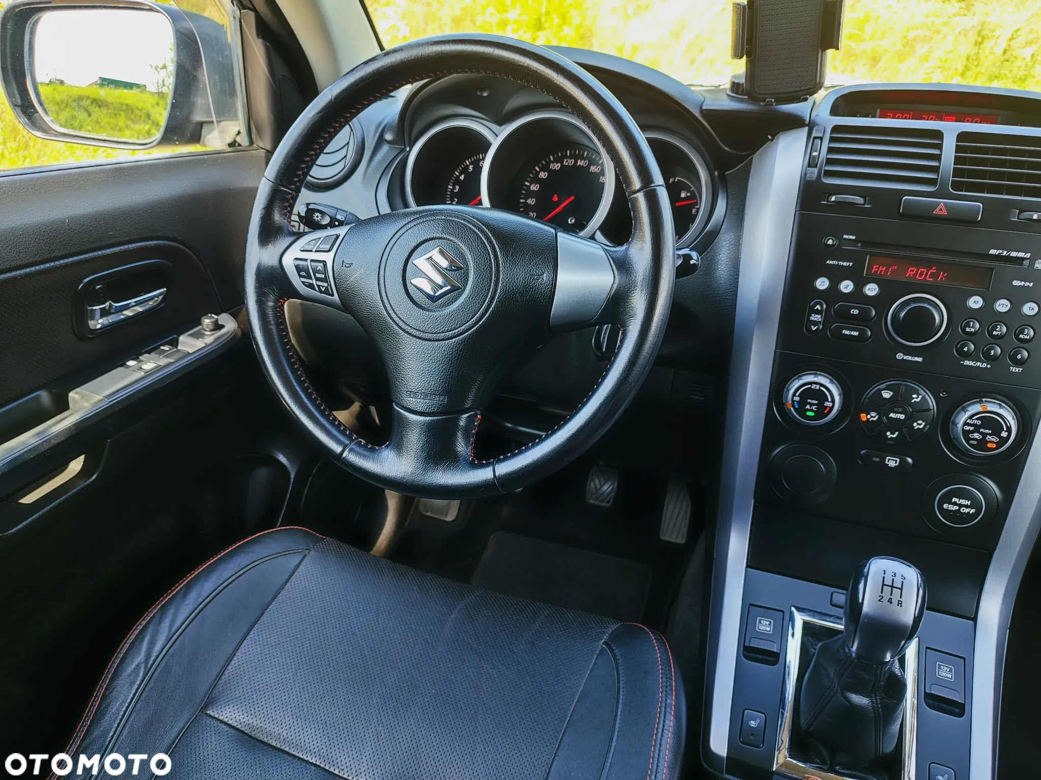 Suzuki Grand Vitara 1.6 De luxe - 26