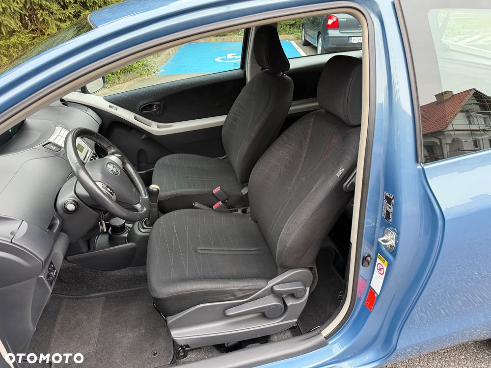 Toyota Yaris 1.3 Blue - 13