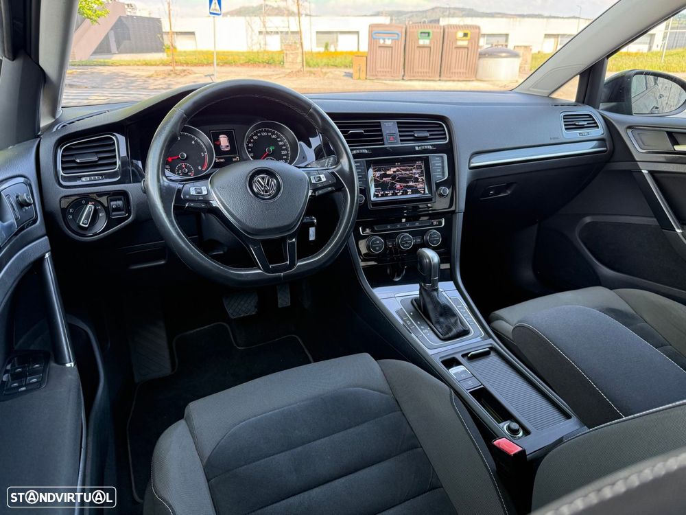 VW Golf 1.6 TDi Highline DSG - 11
