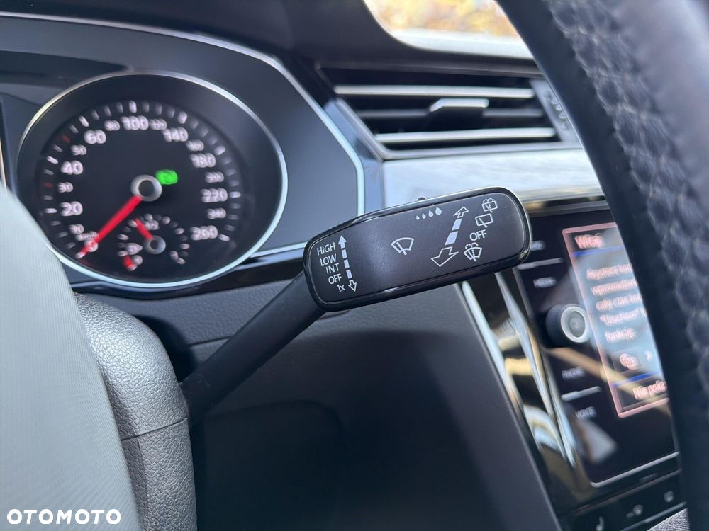 Volkswagen Passat - 26