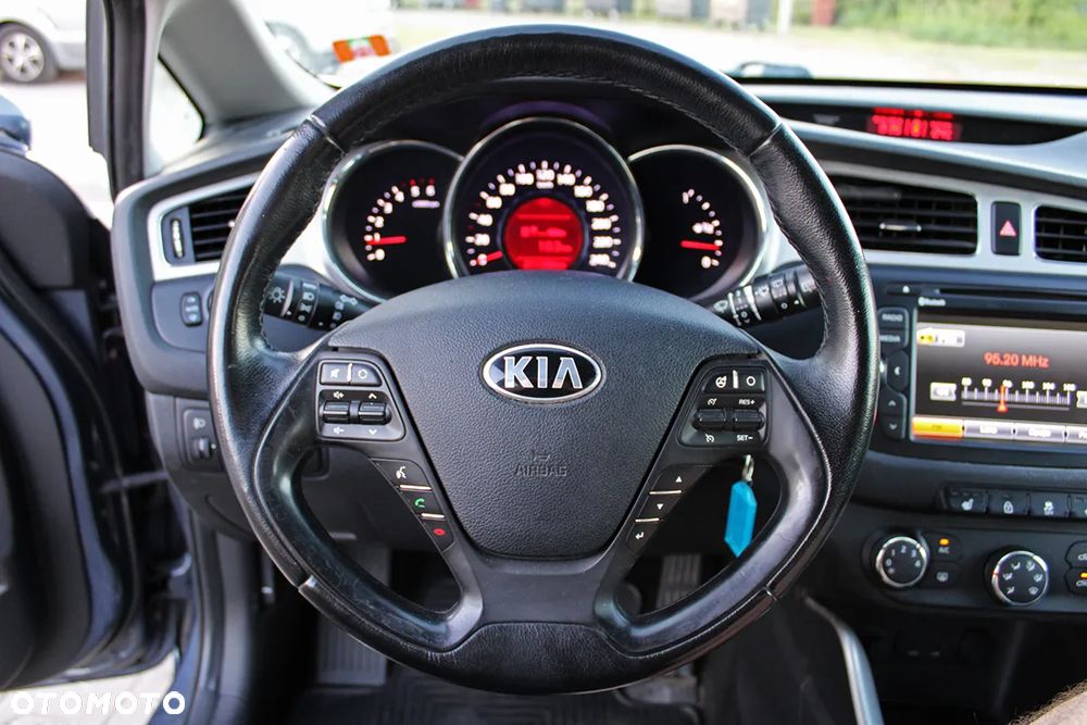 Kia Ceed 1.6 CRDi 128 Dream-Team Edition - 21