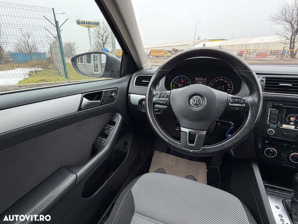 Volkswagen Jetta - 14