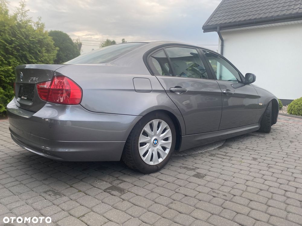 BMW Seria 3 318d Sport Line - 10