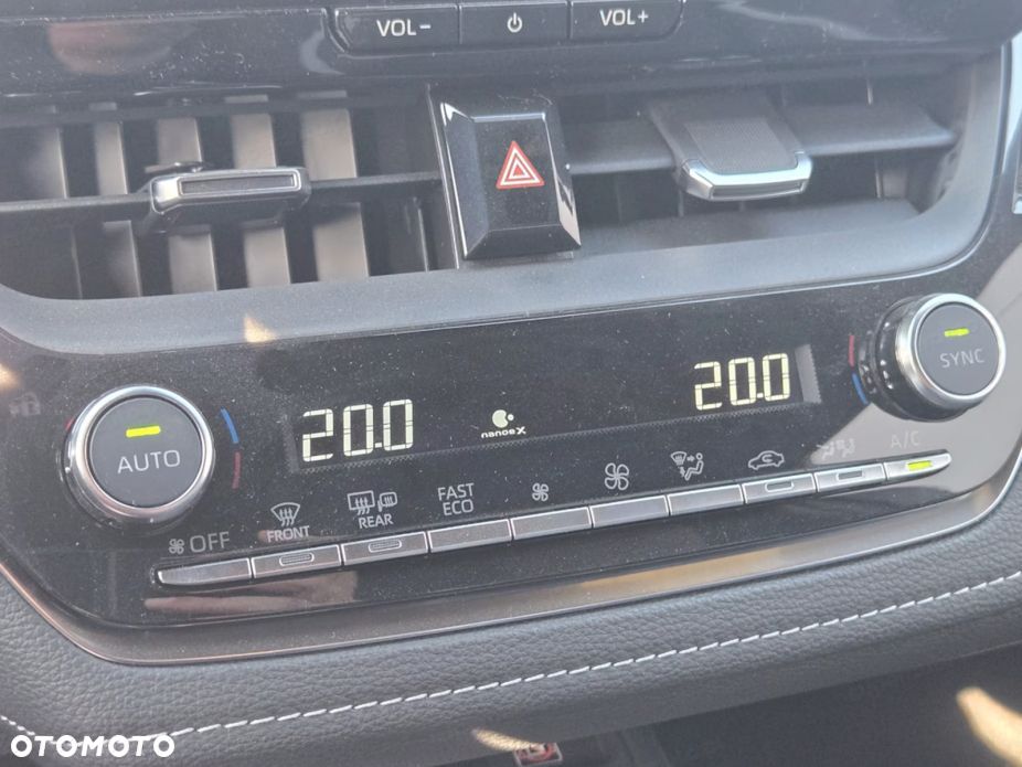 Toyota Corolla - 12