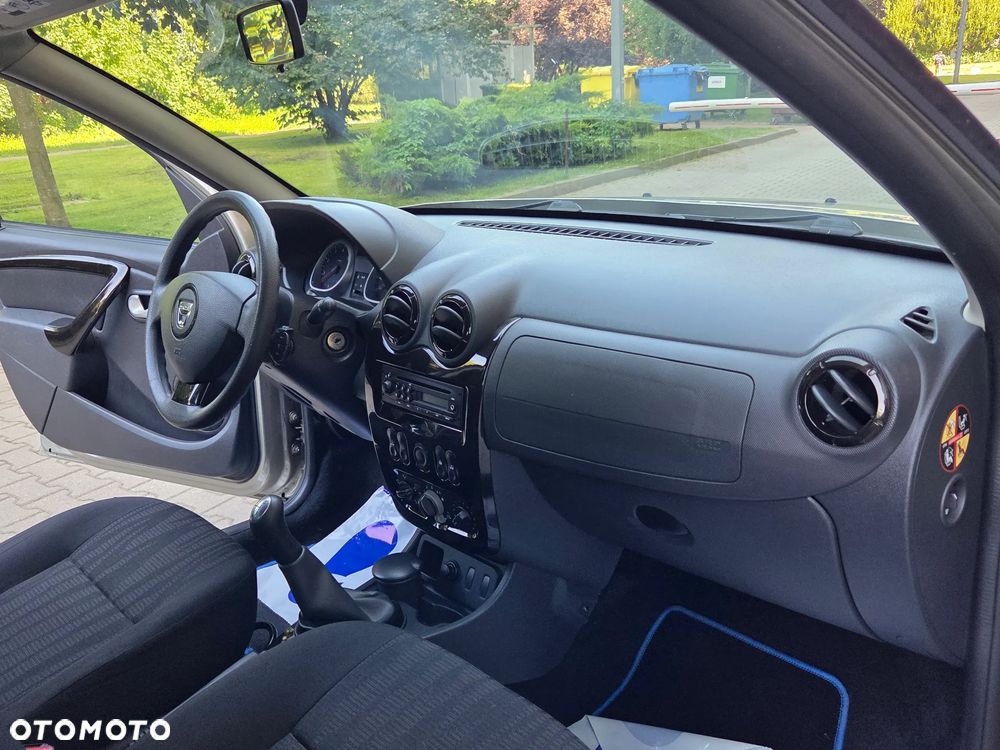 Dacia Duster 1.6 16V 4x2 Laureate - 29