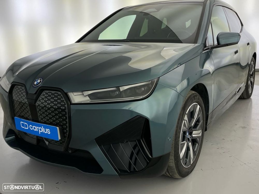 BMW iX xDrive 40 Pack Desportivo - 21