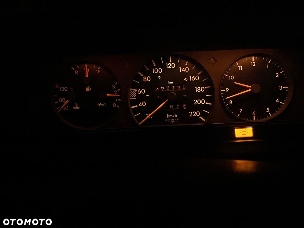 Mercedes-Benz W201 (190) - 21