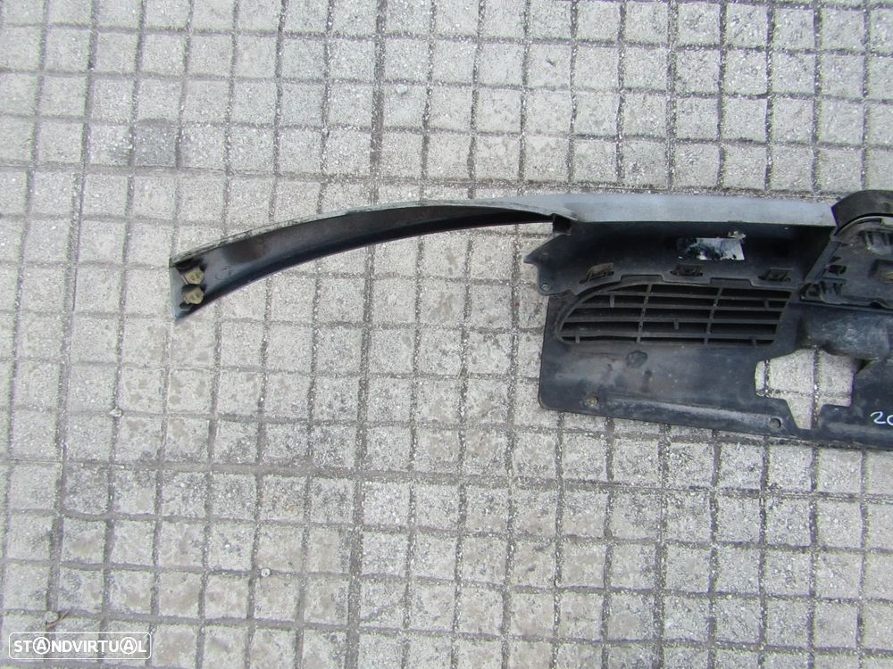 Grelha frontal Peugeot 206 ano 1998 a 2005 - 6