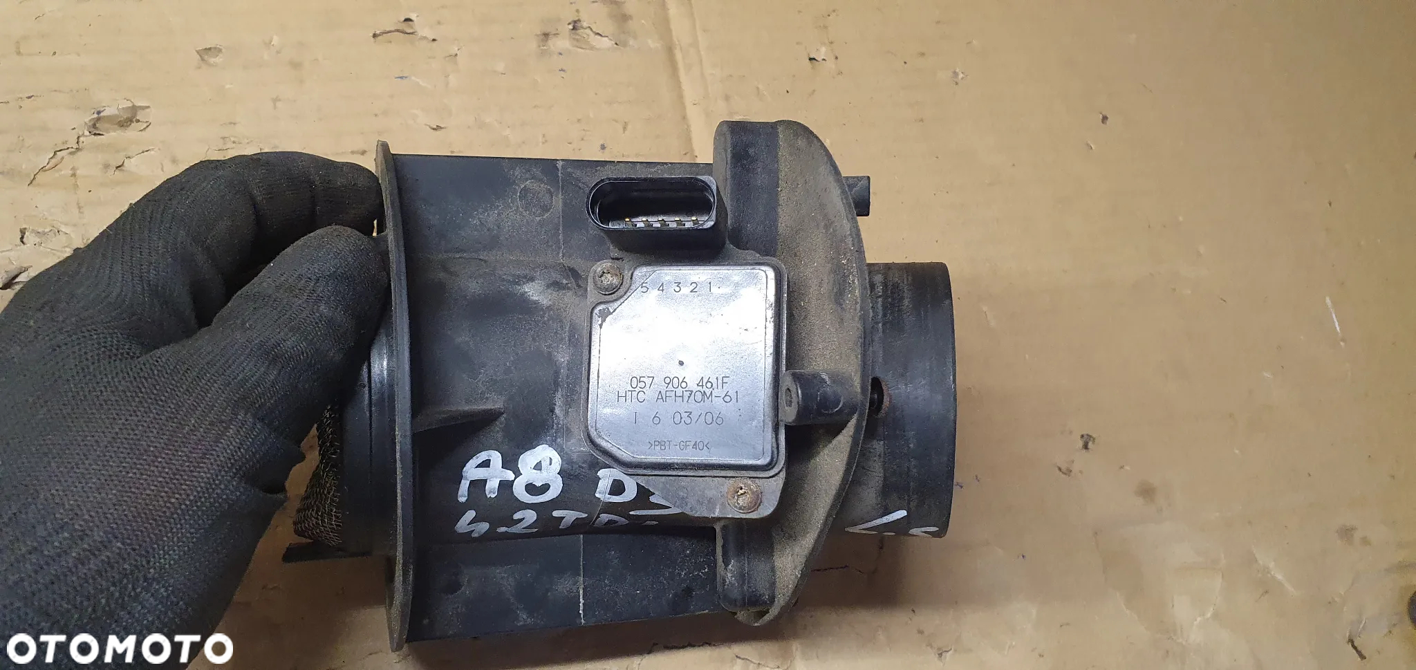 Przepływomierz powietrza Audi A8 D3 4.2 TDI 057906461F - 5