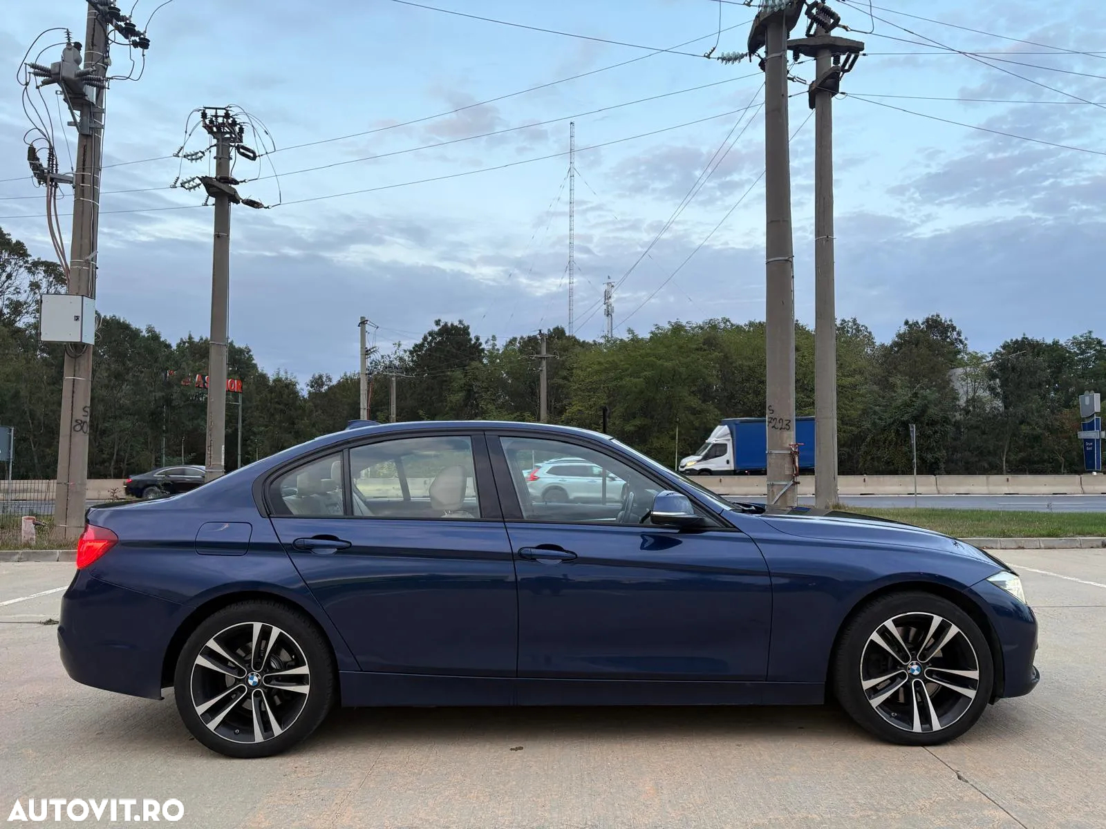 BMW Seria 3 330i xDrive AT Sport Line Shadow - 5