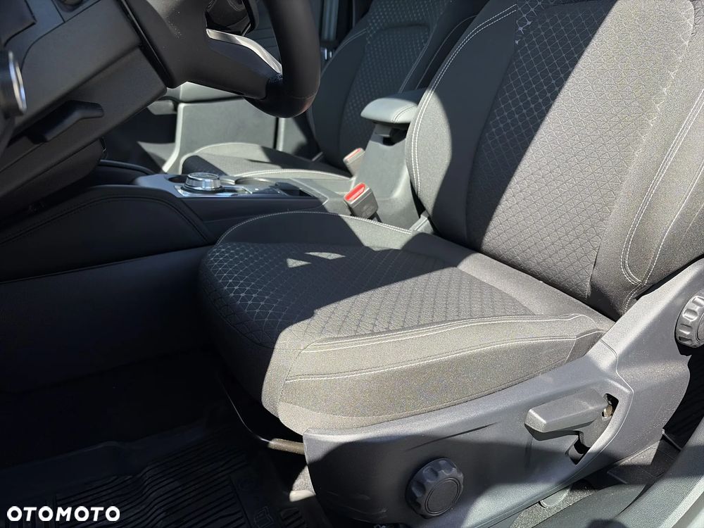 Ford Kuga 2.5 FHEV FWD Titanium - 11