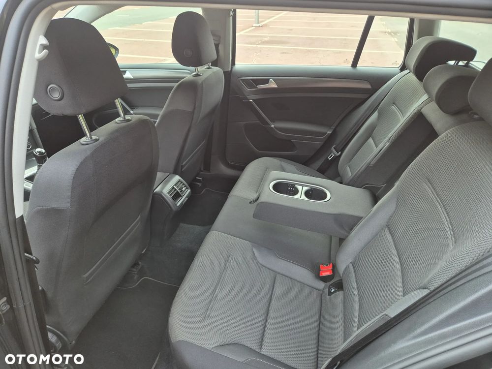 Volkswagen Golf - 11