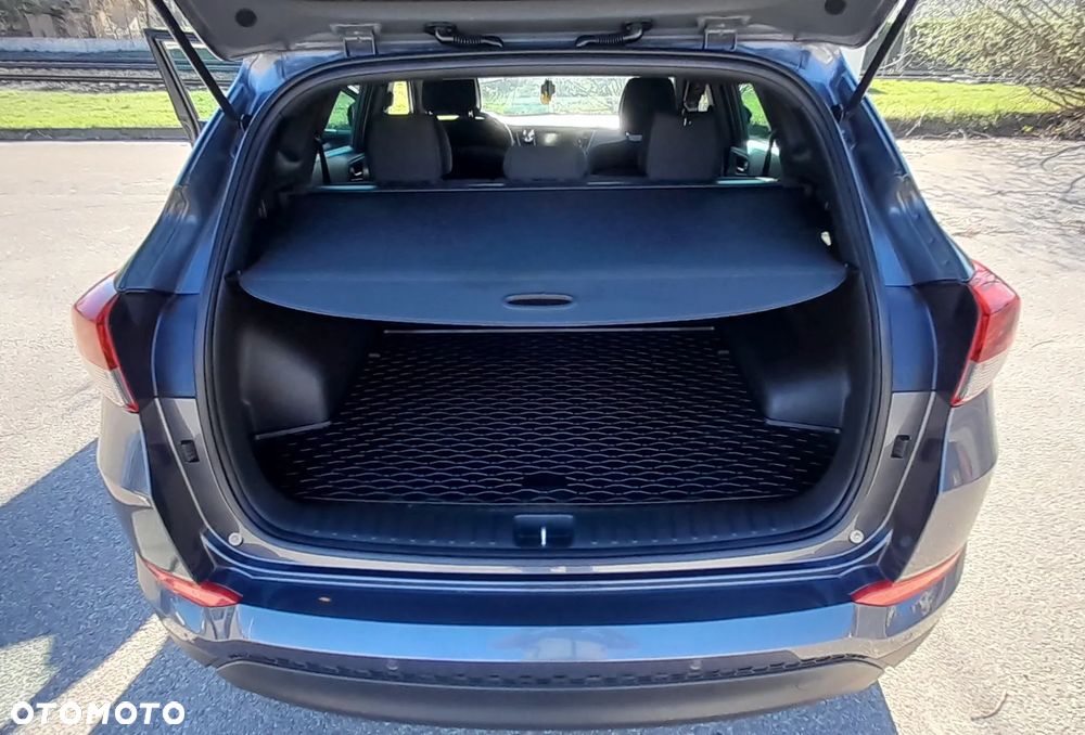 Hyundai Tucson 1.6 GDI BlueDrive GO 2WD - 12