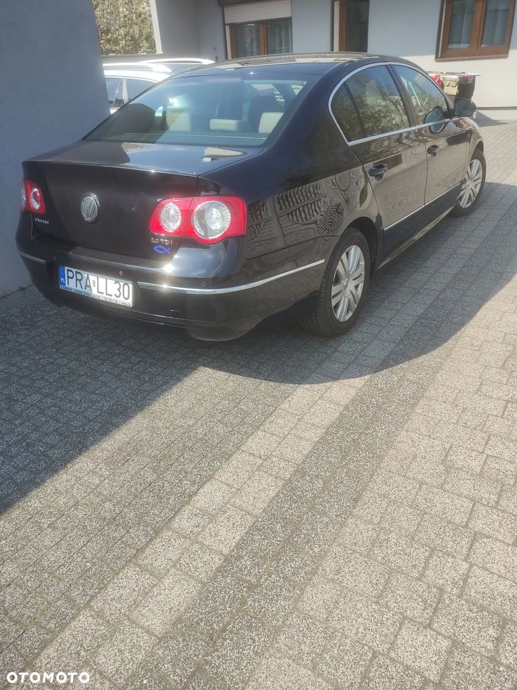 Volkswagen Passat 2.0 TDI DPF Highline - 3